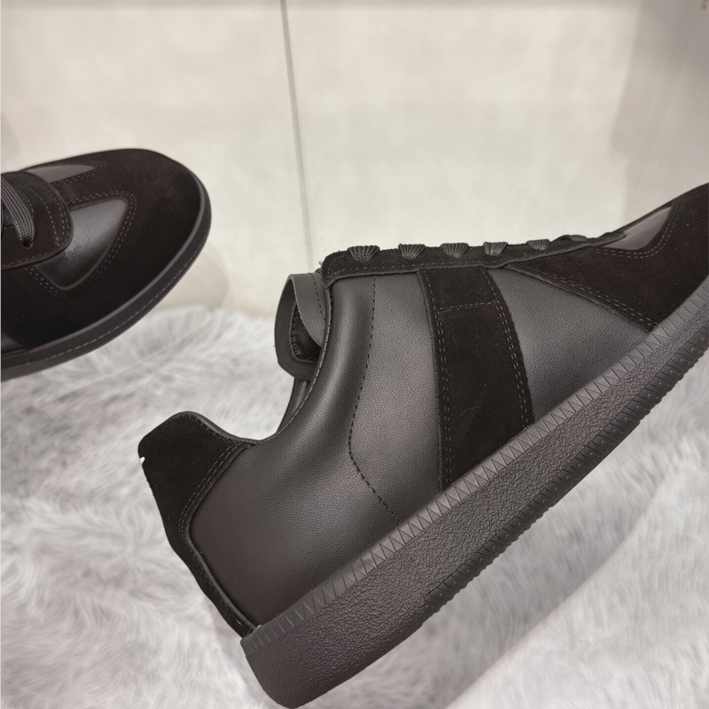 Women Men Vintage German Train - огляд і ціна Men Shoes Trainers