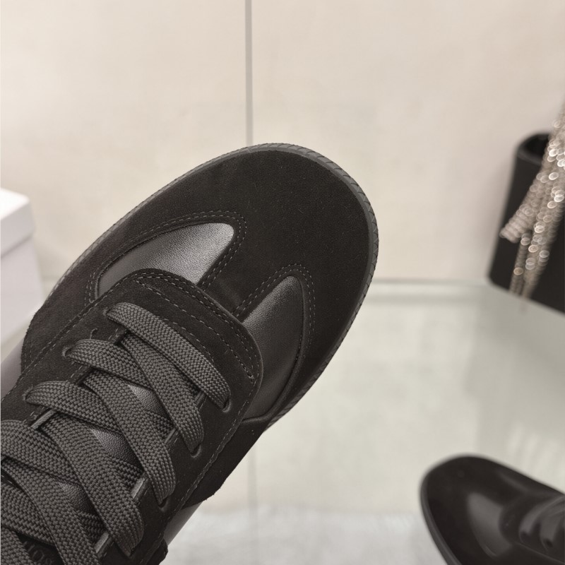 Women Men Vintage German Train - огляд і ціна Men Shoes Trainers